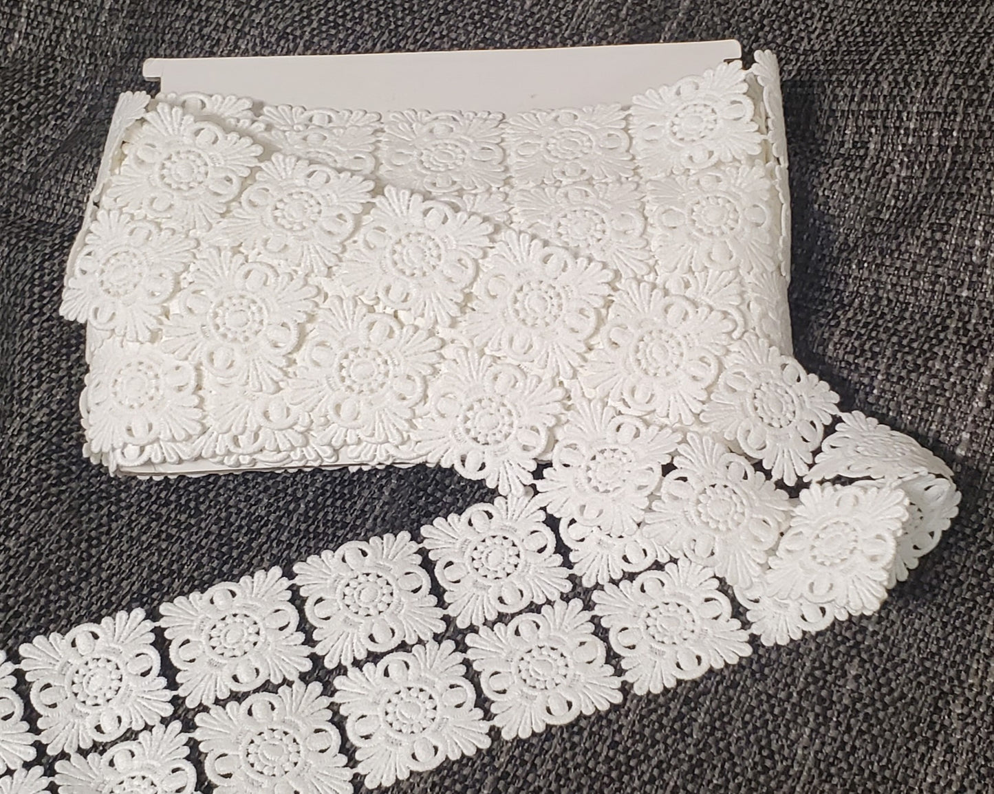 Belagio Venice Trim White Square Motifs