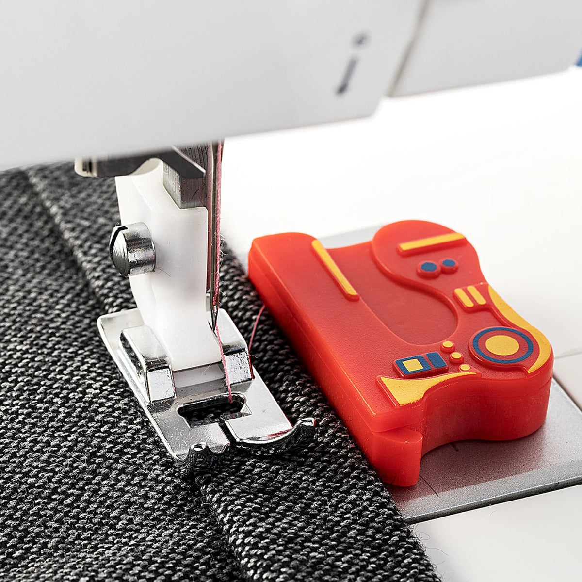 Magnet Seam Guide